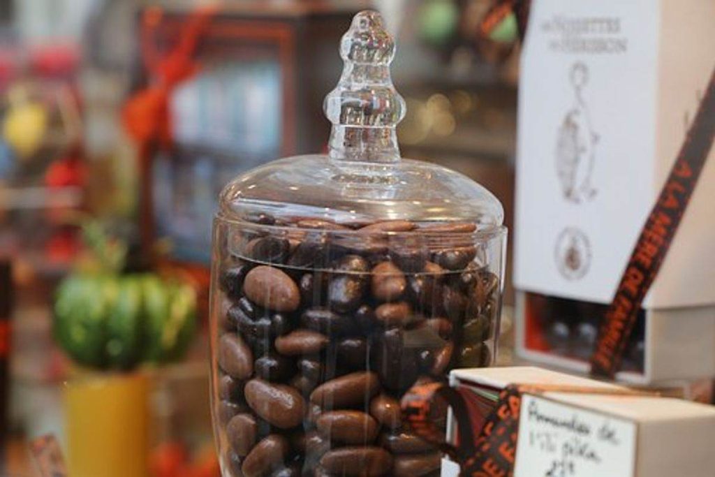 How to Buy Chocolate